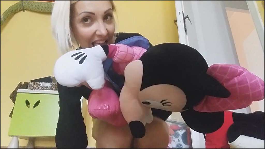Chantal Channel und ihre Lust auf harte Schwänze