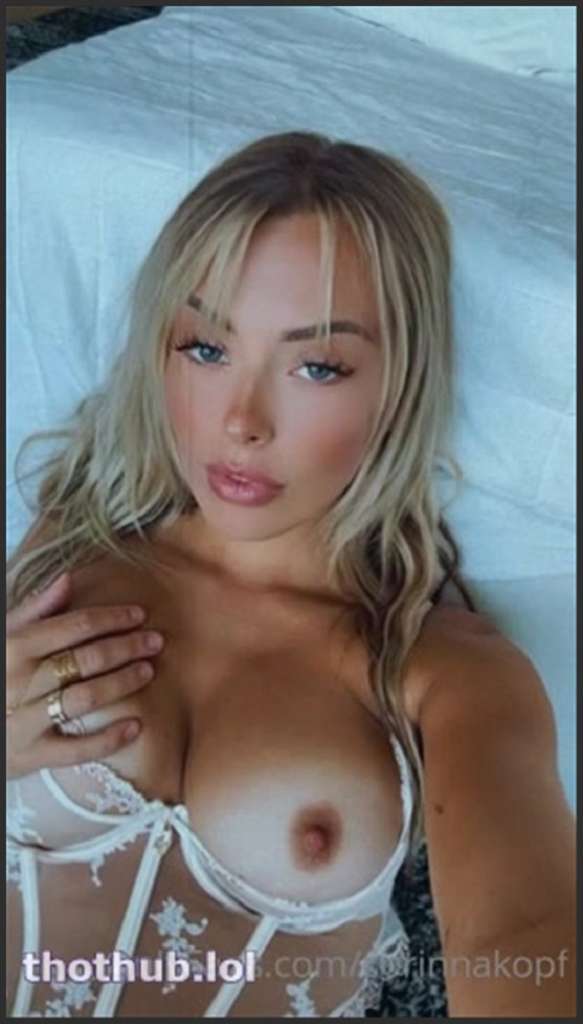 Corinna Kopf lässt die Nylons beim Sex an