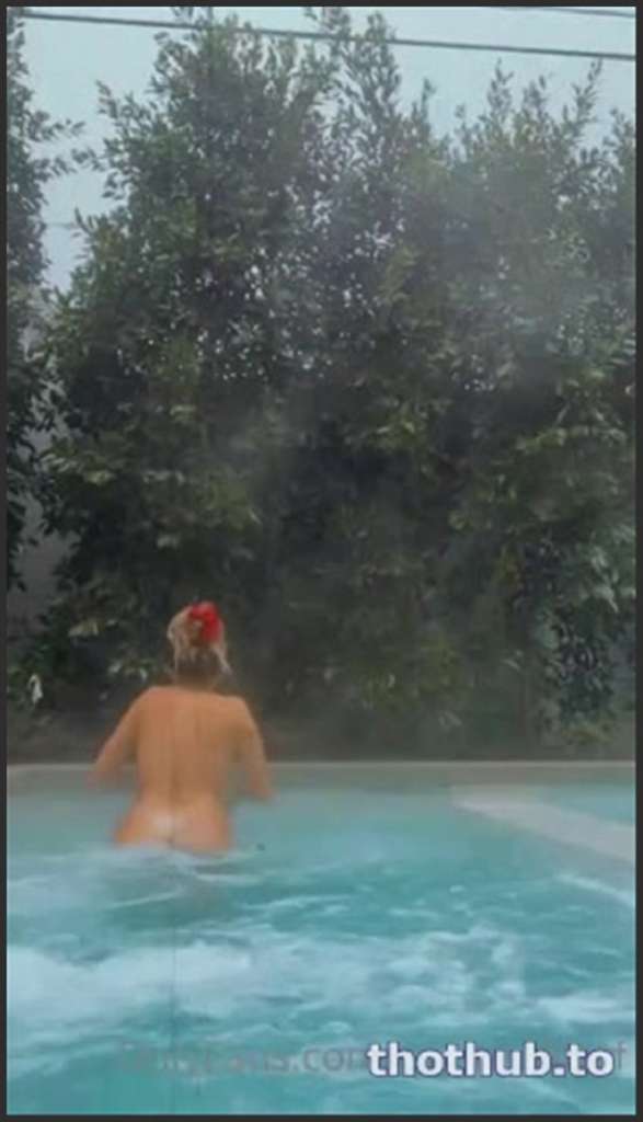 Corinna Kopf mit einer attraktiven Frau