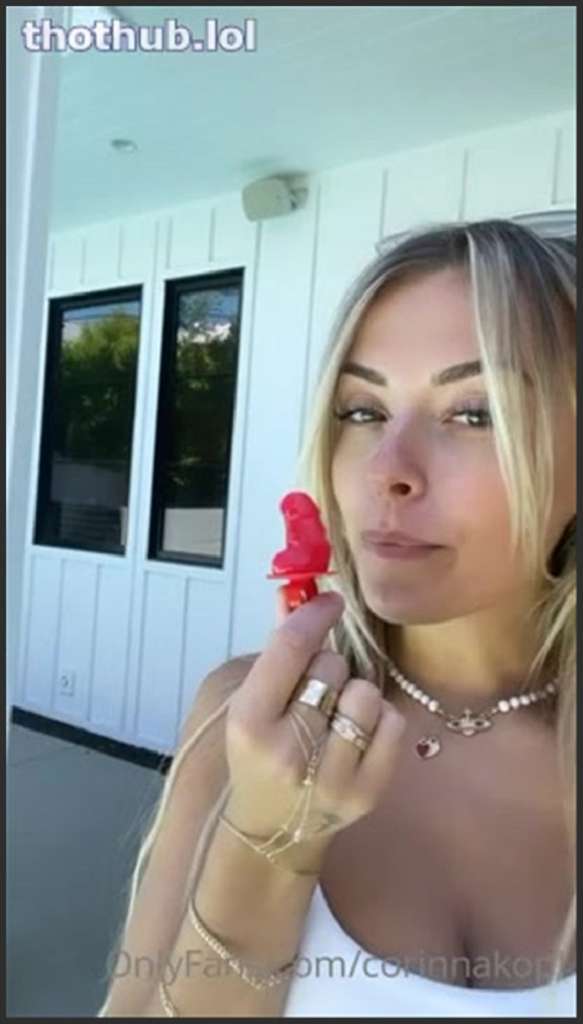 Corinna Kopf sich vorm Poppen schön lecken